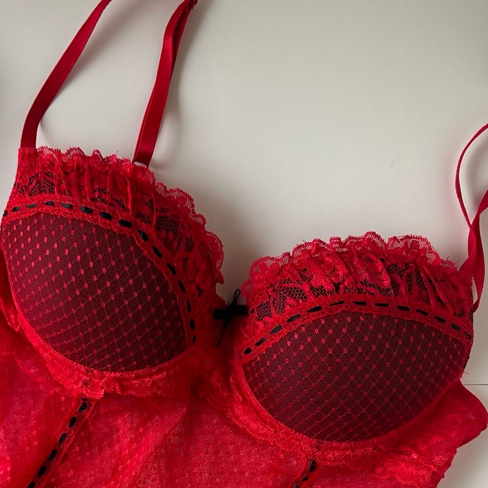 3/$20 Jezebel, red and black lace négligée mesh, - Picture 6 of 7